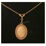 14k  gold cameo pendant necklace 6.77 grams