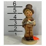 Goebel Hummel #131 "Street Singer"