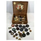 Cigar box with buttons