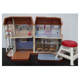 Doll house with wicker furniture and a poly step