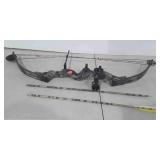 Super strike XL compound bow with two arrows, no