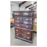 Chest of drawers,  some drawers are off track