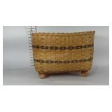 Basket with feet, signed, CH 2003.