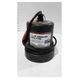 Submersible Utility Pump 1/6hp, powers up