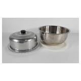 Kitchenwares,  six quart stainless mixing bowl