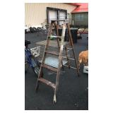 Wood 5ft Step Ladder,