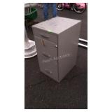 Metal 3 drawer File Cabinet, top is shallow