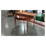 Round table, 42" diameter, with three 12"