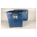 Sterilite storage tote with latching lid, 22