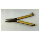 Folding pocket scissors