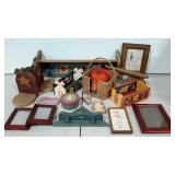 Country craft home decor, includes baskets,