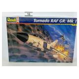 Revell model airplane kit. Tornado RAF Gr. Mk.1.