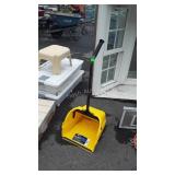 Quickie Bulldozer Jumbo Debris Dustpan