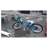 Co.op Bicycle, 20" with pin strip white wall