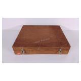 Latched wooden box, 23.5 x 19.5 x 5