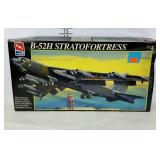 AMT ERTL model airplane kit. Boeing B-52H