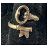 Key Ring by Avon  4.3 grams Sterling Silver, size