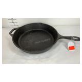 Cracker Barrel cast iron skillet 10in