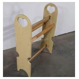 Pine Quilt Rack, Painted End Boards, 24wx32" high