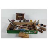 Advertising and small nicnacs. Lighter, lapel