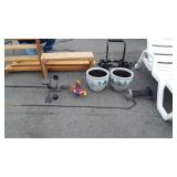Gardening Accessories lot includes pair of