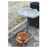 3 pc Gardening Accessories lot includes poly Bird