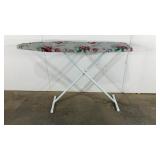Ironing board, does not close