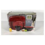 Gibson Home dinnerware, new in box, service for 4