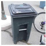Toter Trash Container, wheeled type, 32 gallon,