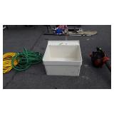 Utility Room Sink, 23wx21d, no legs