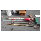 6pc Tools lot, pushbroom, Carpenters level, dirt