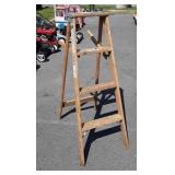 4 foot wooden step ladder code mnx