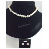 Freshwater pearl necklace 8-9mm and earrings
