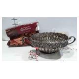 Table setting decor: Autumn Leaves table runner