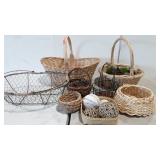 Basket decor group, includesndecor balls and fall