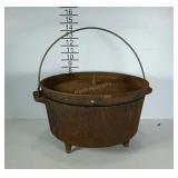 Cast iron tri-footed chuck wagon pot with lid &
