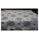 Reversible king size quilt (machine made), black