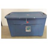 Sterilite 5 gallon tote with lid