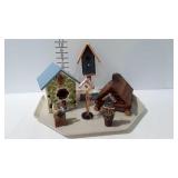 2 Wooden birdhouses, & 4 birdhouse shaped decor