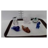 6 Glass figurines & paper weights - Fenton bear,
