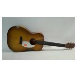 HARMONY youth sized guitar. Needs cleaning,