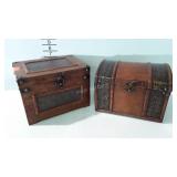 2 Home decor storage chests with hinged lids -