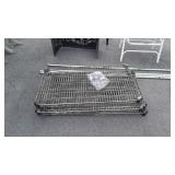 Metal shelving unit
