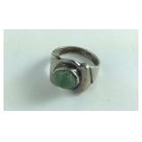 Sterling Silver Green Stone ring Size 4