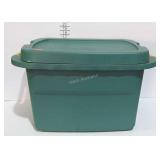 Sterilite tote with lid