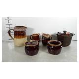 Pottery lot, Hull creamer & sugars, unmarked
