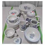 34-pcs Pfaltzgraff "Yorktown" dinnerware - include