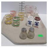Kitchenware - Pyrex measuring cup, shakers, and