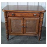 Lane Furniture. Accent Side Bedside Cabinet. 32w