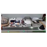 Skid lot, includes home decor items, placemats,